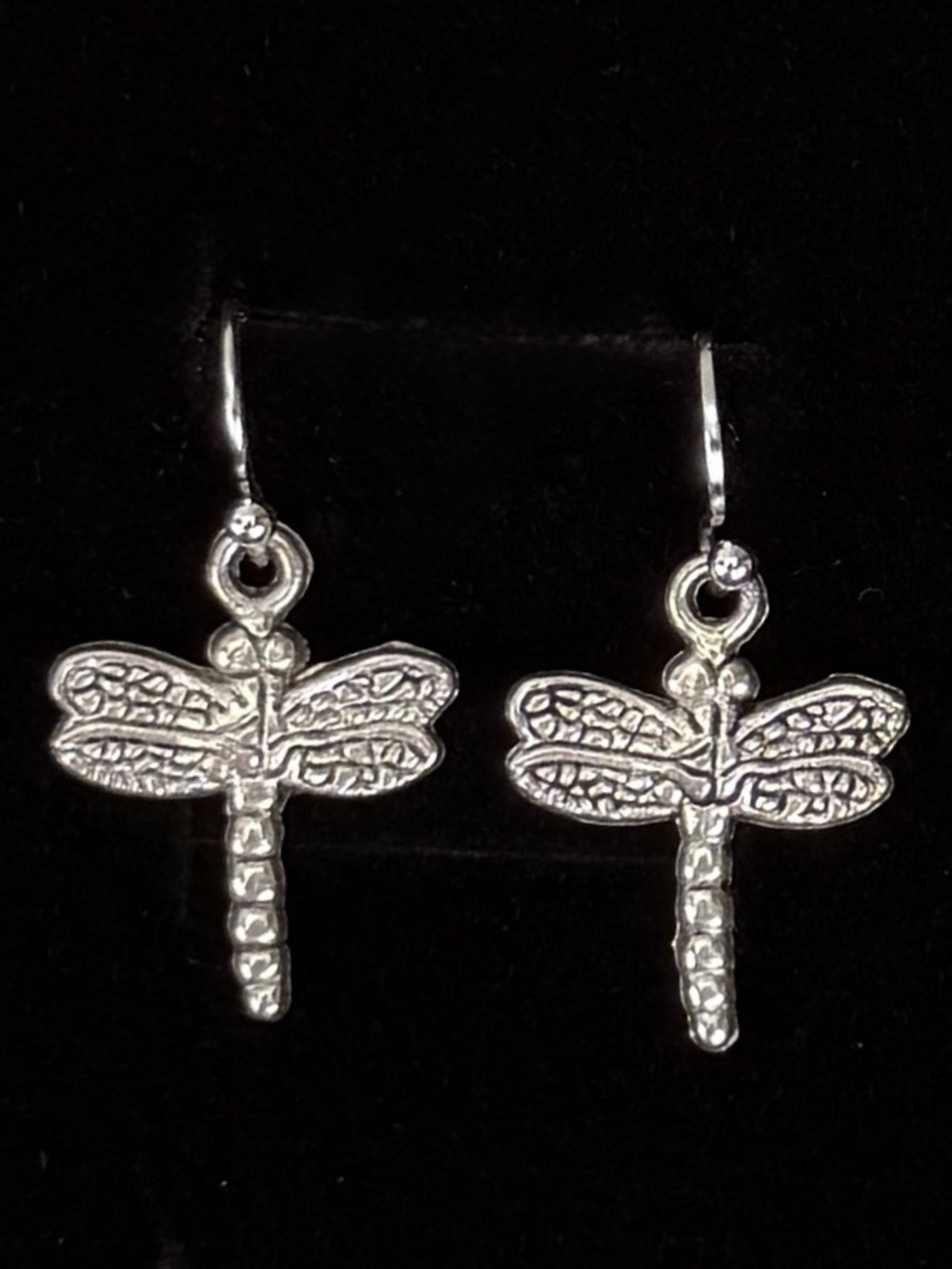 Cute etched silvertone, dragonfly costume pierced earrings